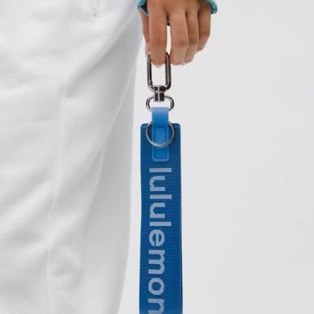 lululemon athletica Never Lost Keychain Pool Party NWT